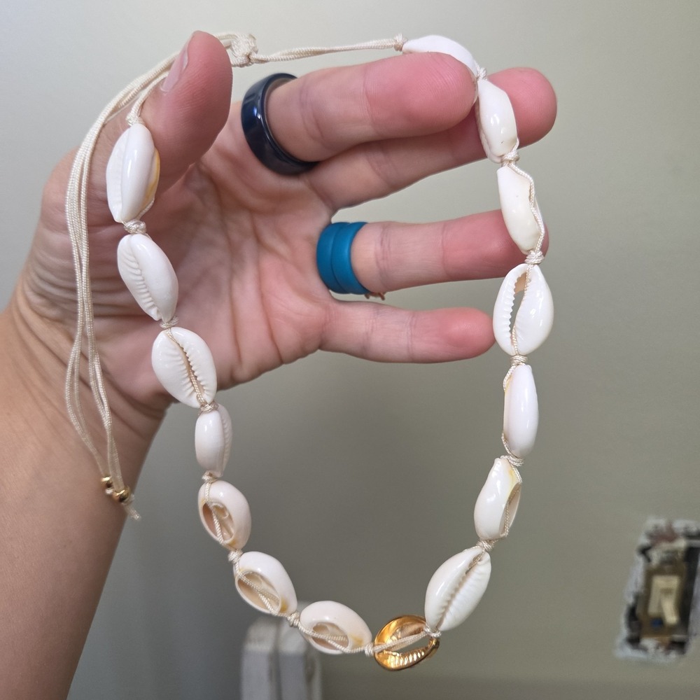Beach Cowrie Shell choker Necklace Handmade Costume Jewelry Tie Clasp Gold Toned